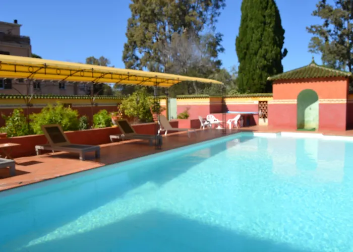 Cyrnea 3* קאלבי