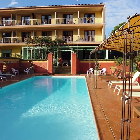 Otel Cyrnea 3*