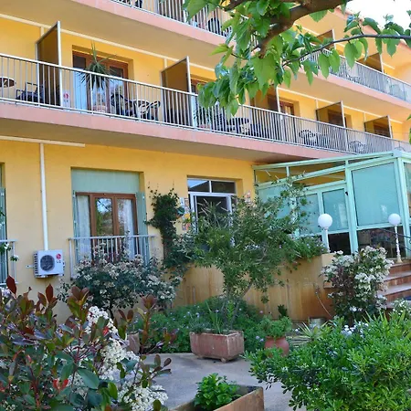 Cyrnea Hotel Calvi (Corsica)