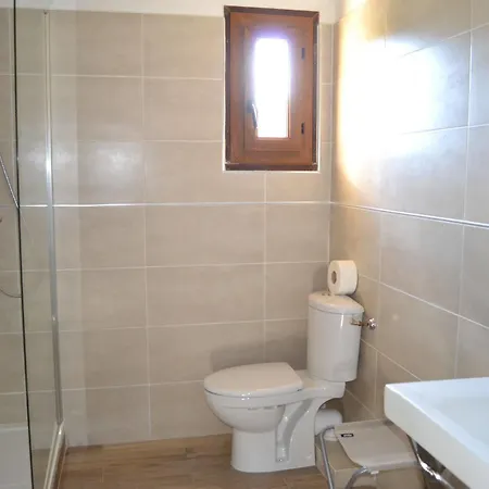 Cyrnea Hotel
