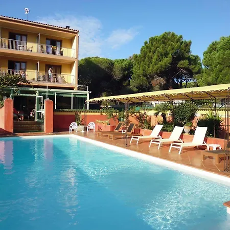 Hotel Cyrnea 3*