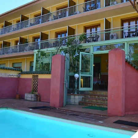 Cyrnea Hotel 3*
