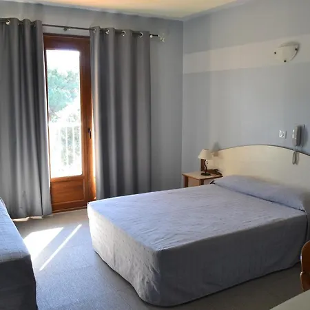 Cyrnea Hotel