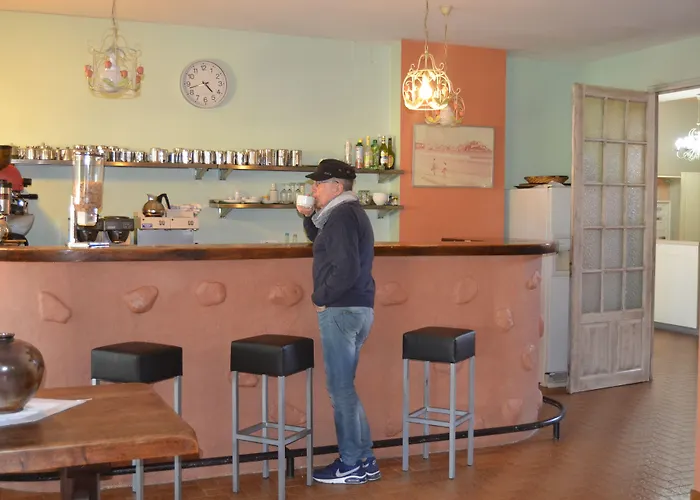 Cyrnea 3* كالفي