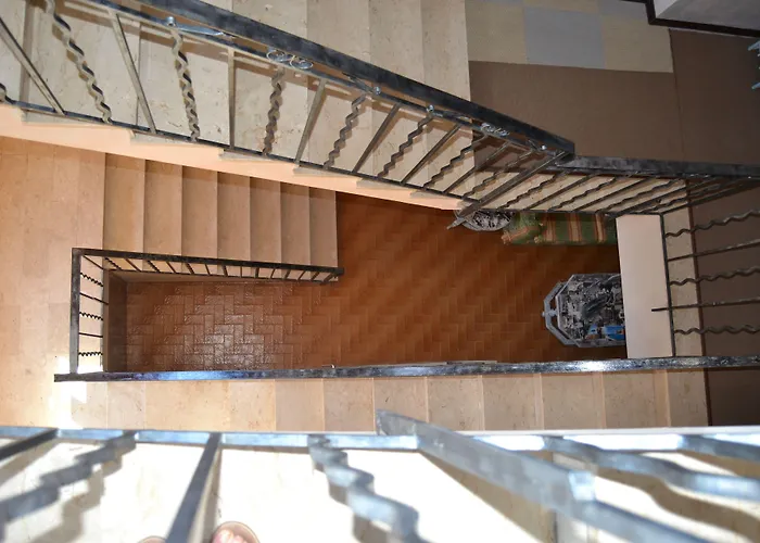 ホテル Cyrnea カルヴィ